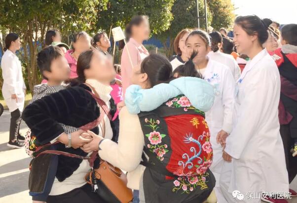 《爱的陪伴》康复医学科儿童户外活动